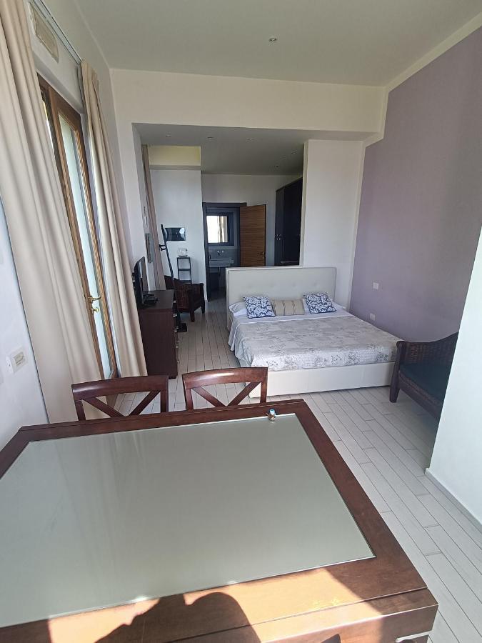 Cala Dei Mori Aparthotel Livorno Luaran gambar